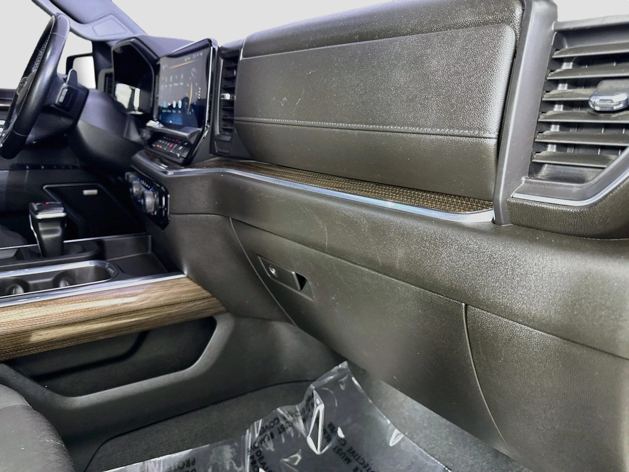 Used 2023 SUMMIT WHITE Chevrolet RST image 31