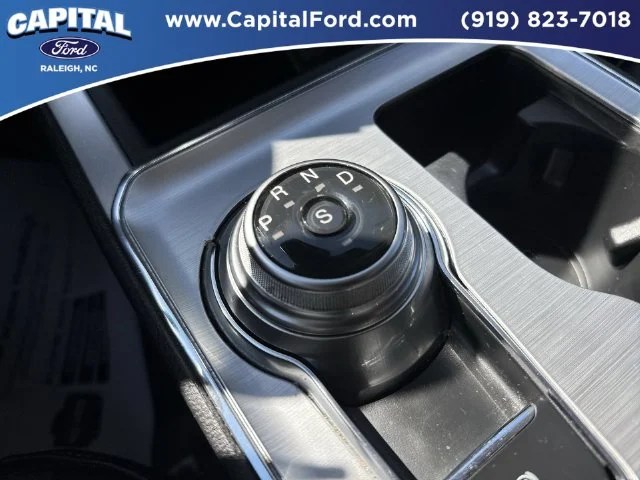 Used 2022 White Ford SEL image 30
