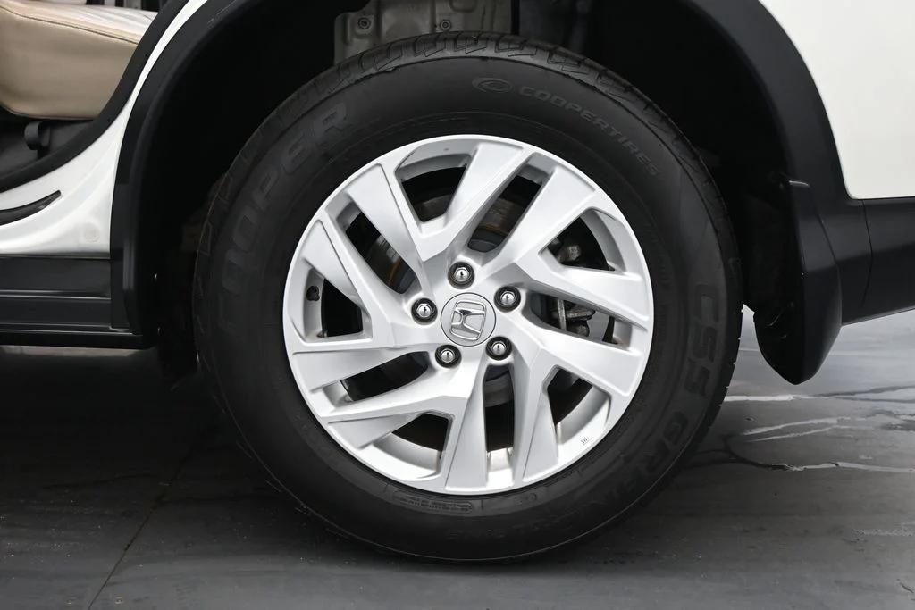Used 2016 White Honda EX-L image 21
