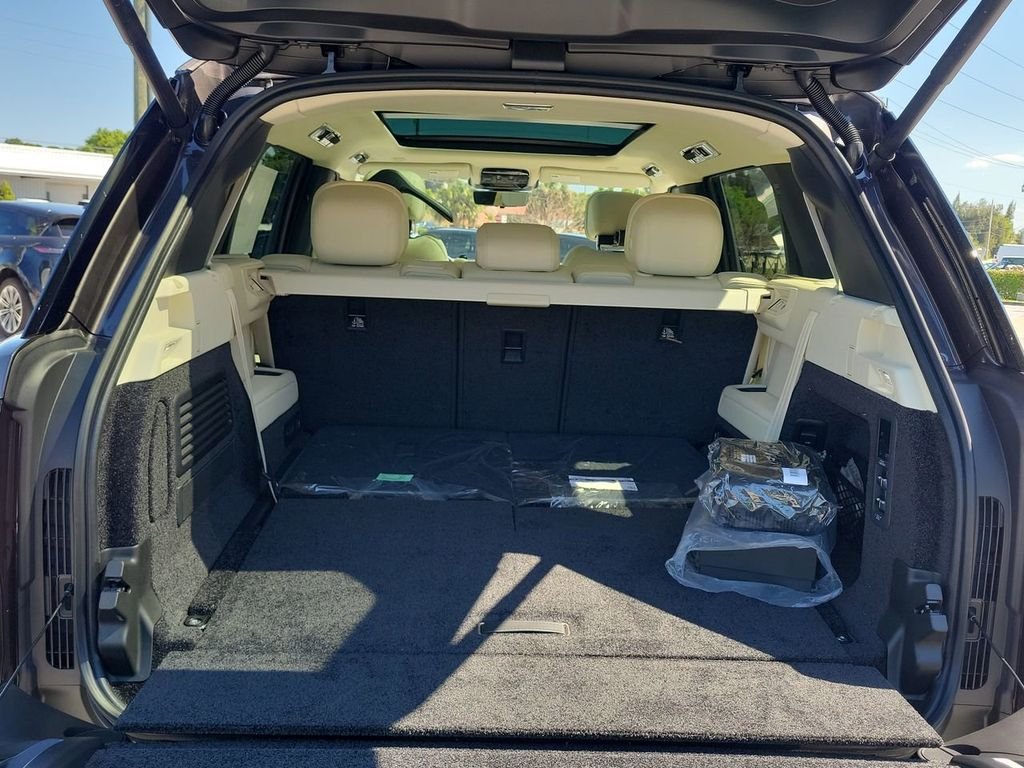 New 2026 Charente Grey Land Rover SE image 11