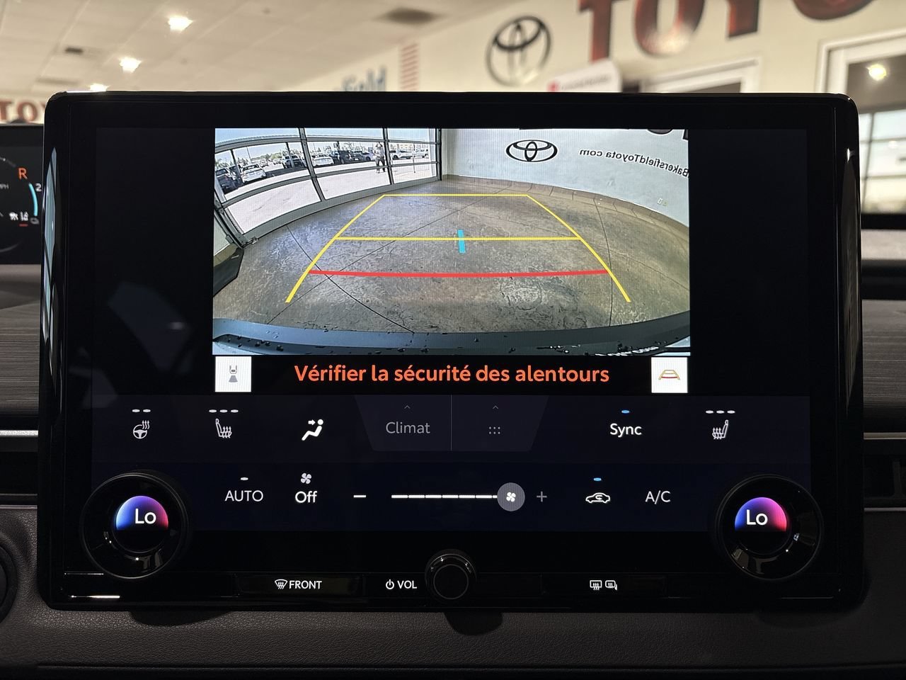 2026 Toyota C-HR SE - Photo 18