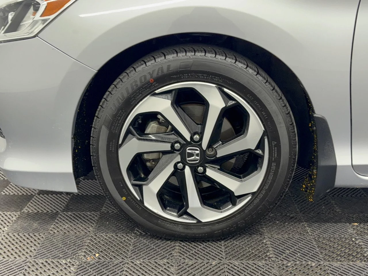 Used 2016 Lunar Silver Metallic Honda EX-L image 13