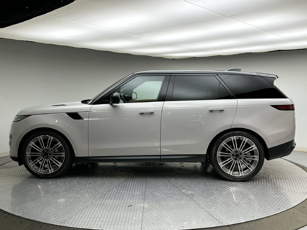 New 2027 Borasco Grey Land Rover SE image 2