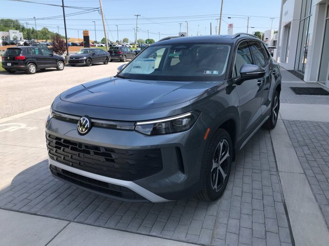 New 2026 Platinum Gray Metallic Volkswagen SE image 4
