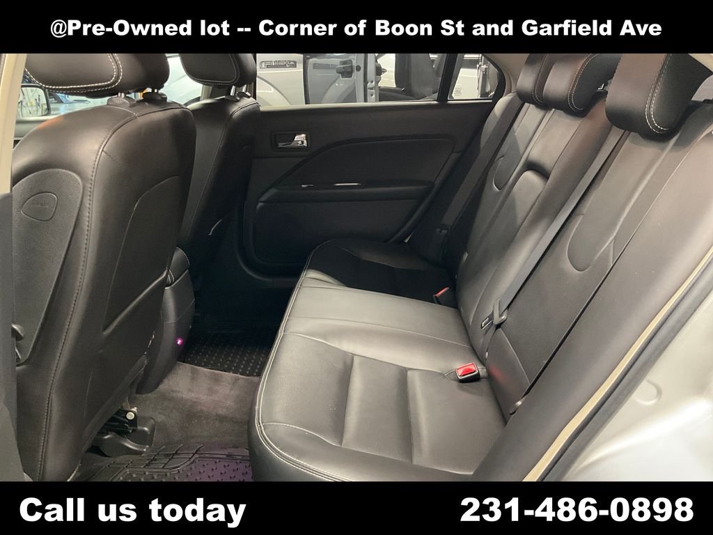 Used 2010  Ford SEL image 25
