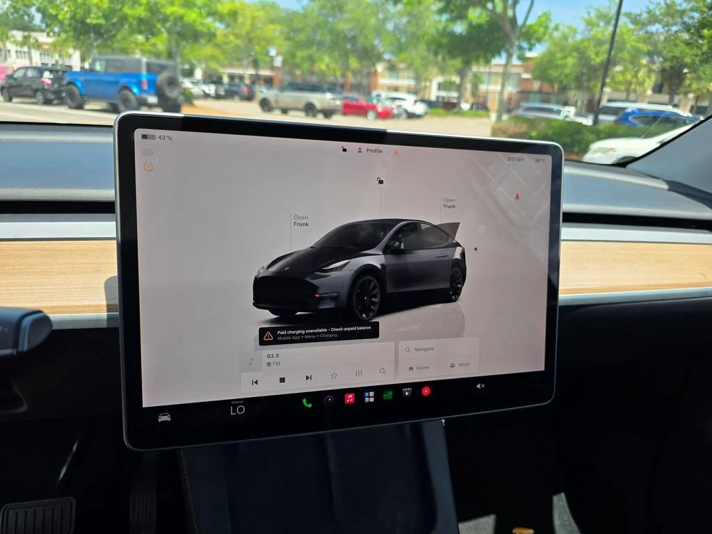 Used 2023  Tesla Long Range image 17