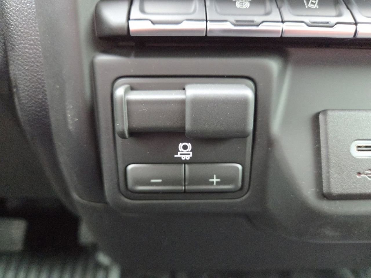 2026 GMC Sierra 3500HD Pro - Photo 9