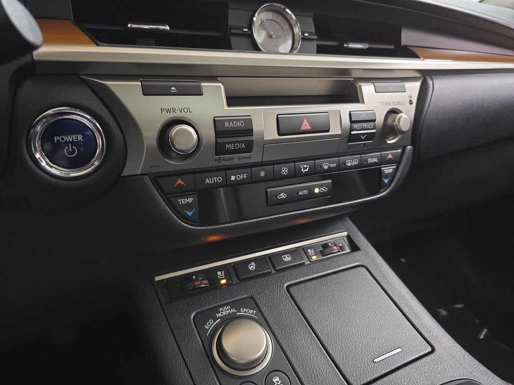 Used 2015 Obsidian Lexus 300h image 24