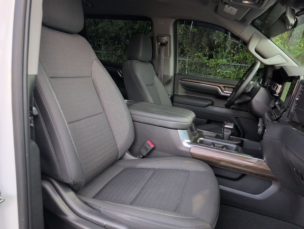 Used 2023 White Chevrolet LT image 28