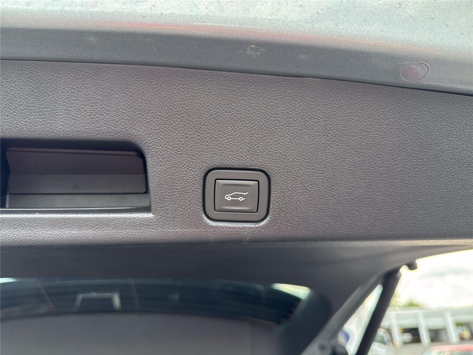 Certified Used 2026 Sterling Metallic GMC Elevation image 35