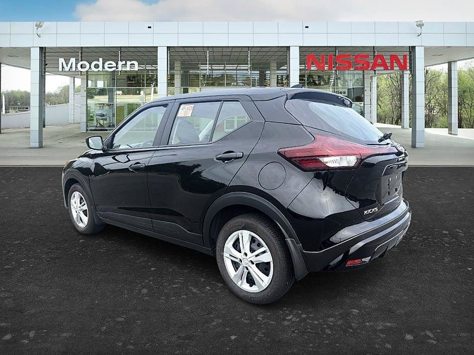 Certified Used 2025 Super Black Nissan S image 3