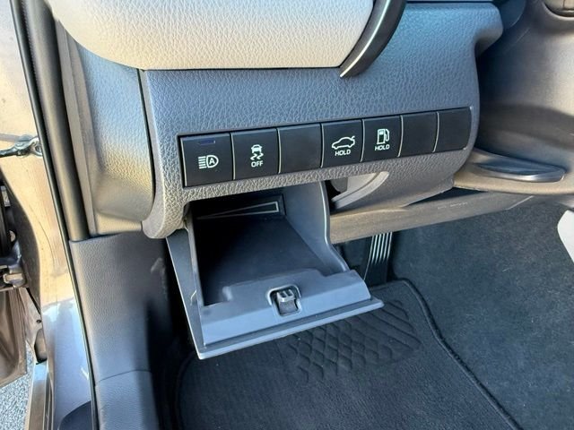 2022 Toyota Camry SE - Photo 13