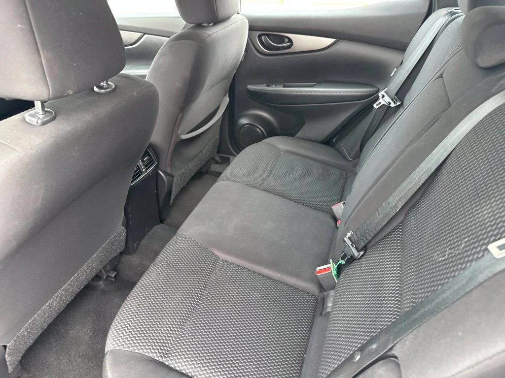 Used 2021 White Nissan S image 25