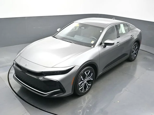Used 2024  Toyota XLE image 42