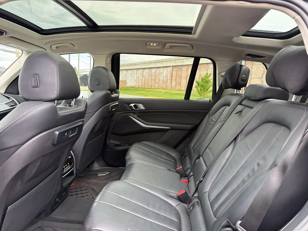 Used 2022 Gray BMW xDrive40i image 10
