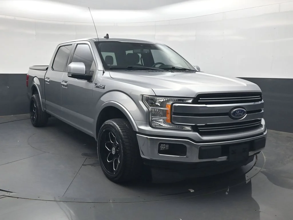 Used 2020 Silver Ford Lariat image 2