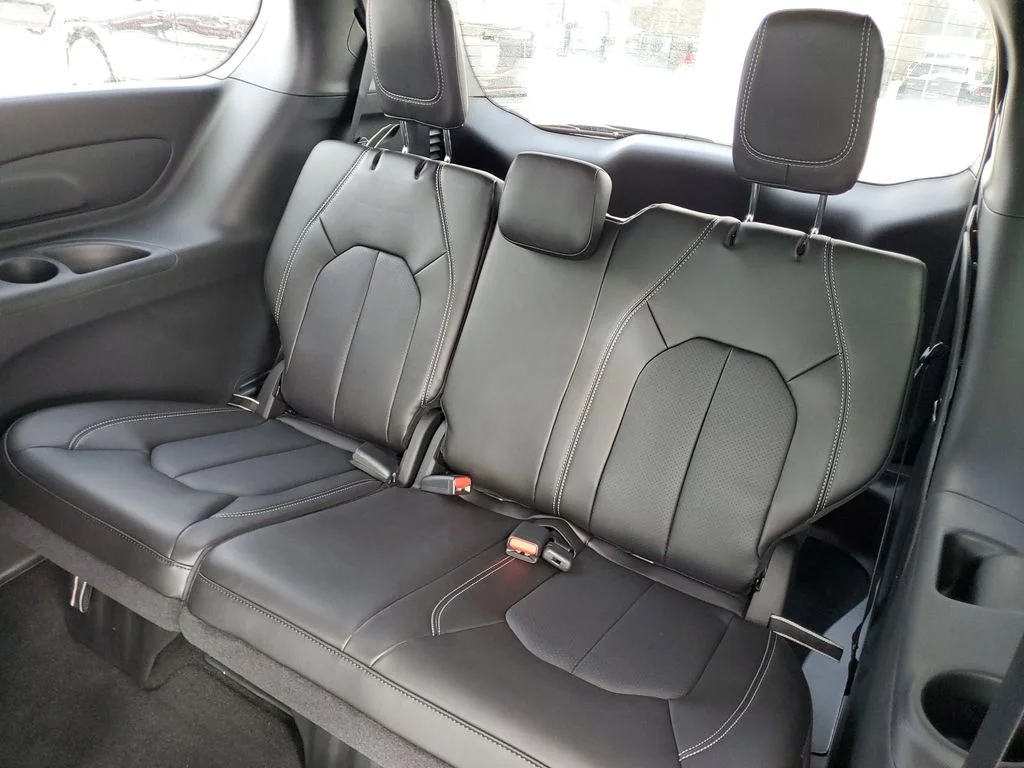 2026 Chrysler Pacifica Select - Photo 34