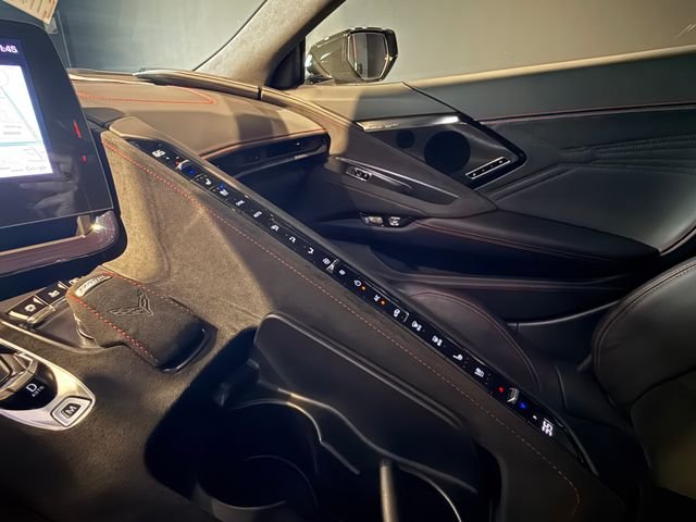 Used 2025 Black Chevrolet Z06 image 19