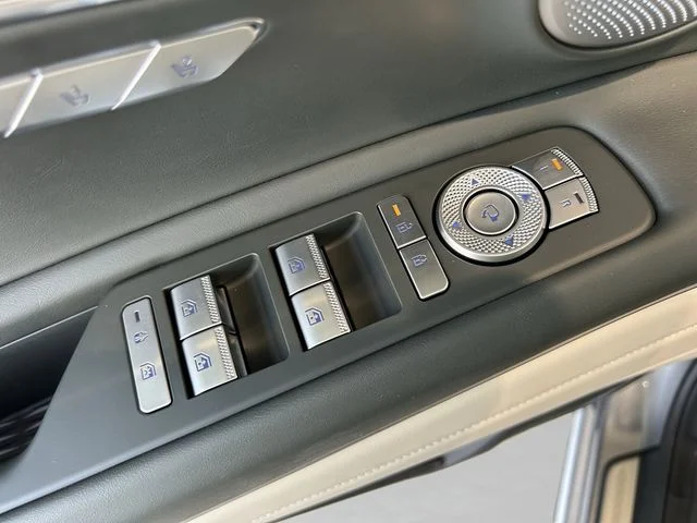 Used 2025 Silver Genesis 3.5T Prestige image 20
