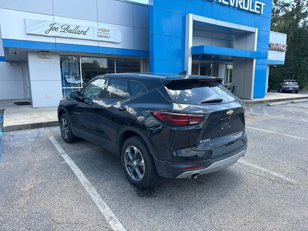 Used 2025 Black Chevrolet LT image 2