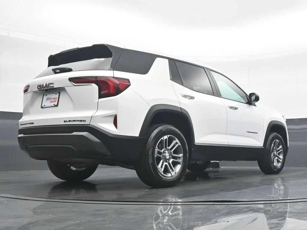 Used 2026 White GMC Elevation image 30