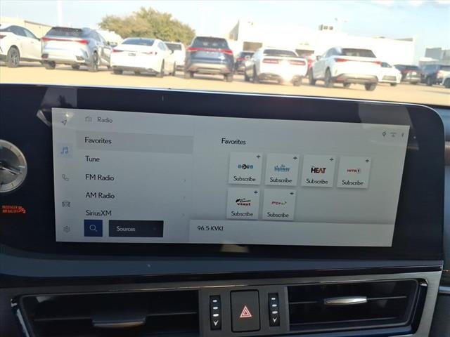 2025 Lexus ES 350 - Photo 8