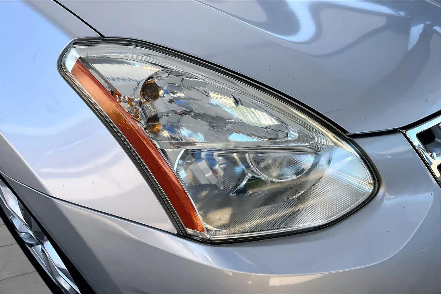 Used 2013 Brilliant Silver Nissan SV image 28