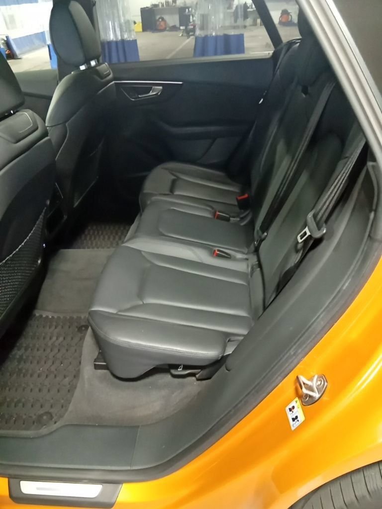 Used 2019  Audi 3.0T Prestige image 9