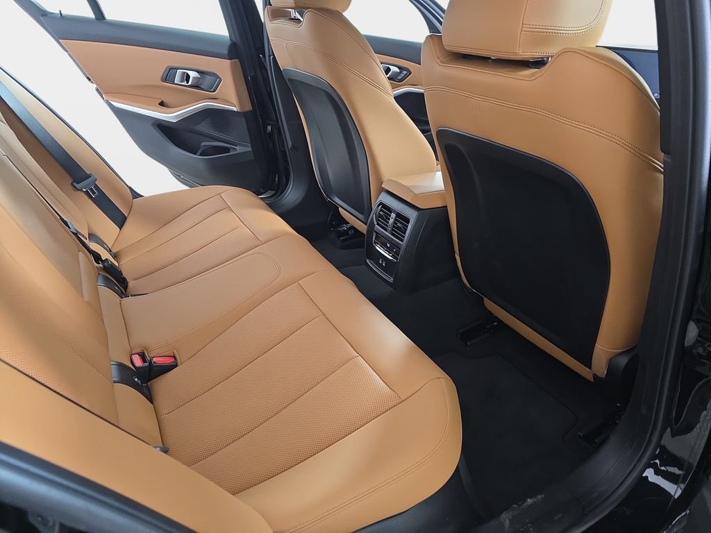 2025 BMW 3 Series 330i - Photo 12