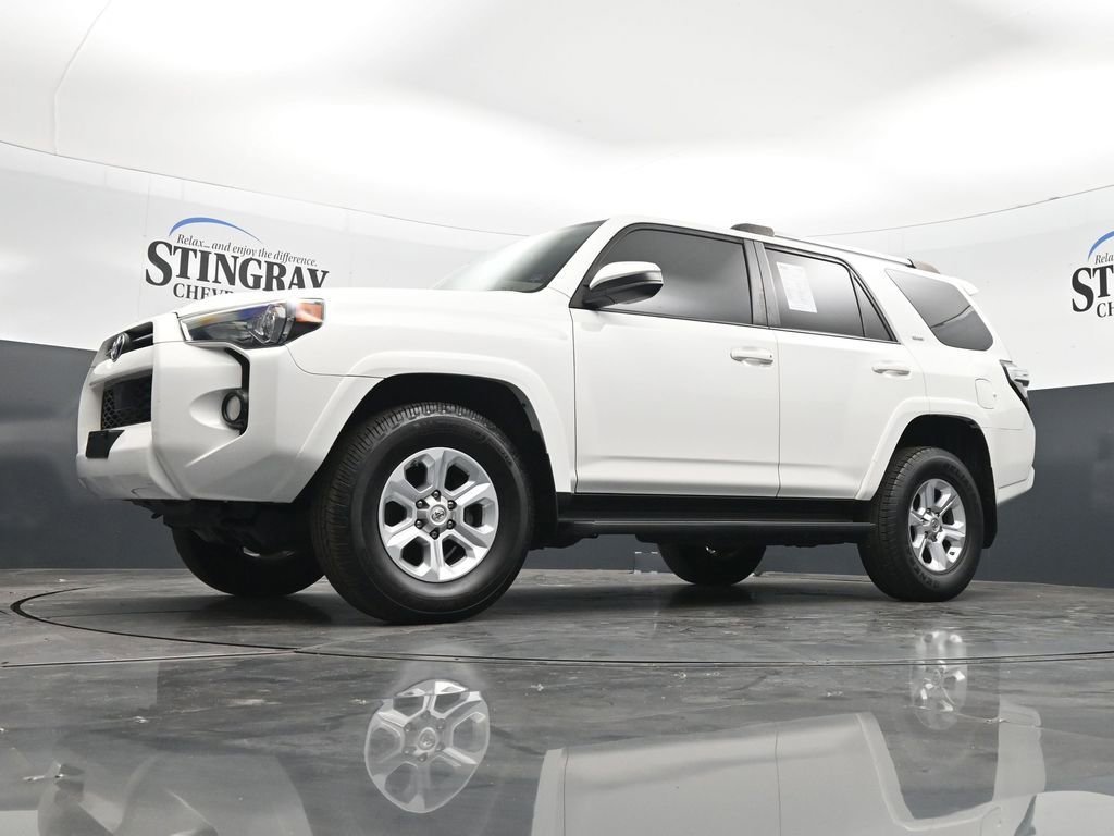 Used 2020 White Toyota SR5 image 28