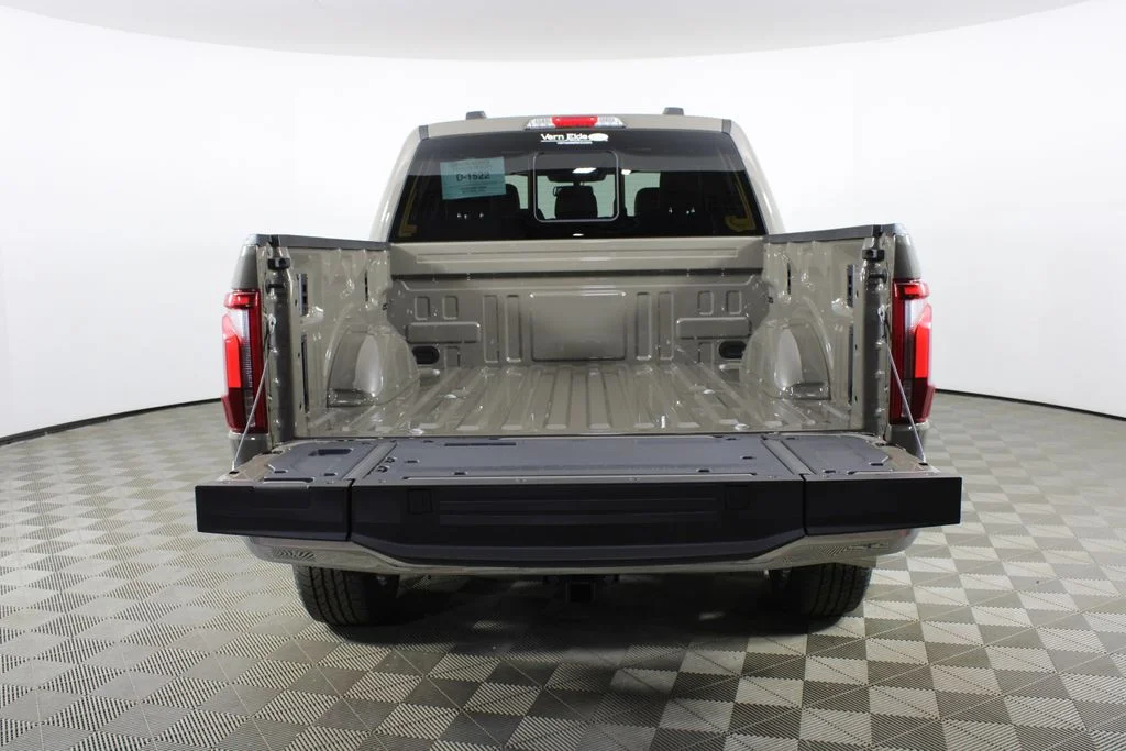 New 2026 Marsh Gray Ford Lariat image 7