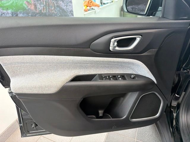 Used 2024 Black Jeep Latitude image 15