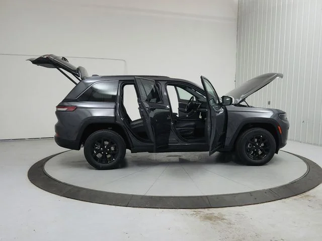 New 2026 Baltic Gray Metallic Clearcoat Jeep Altitude image 16