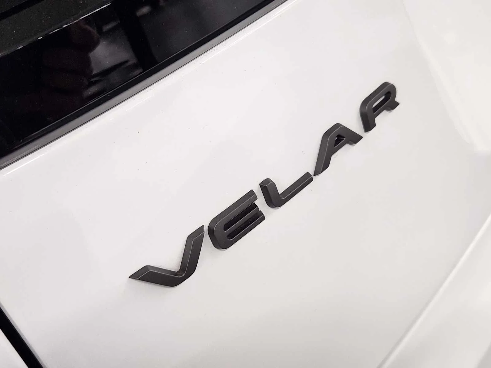 New 2026 Fuji White Land Rover S - P250 image 21