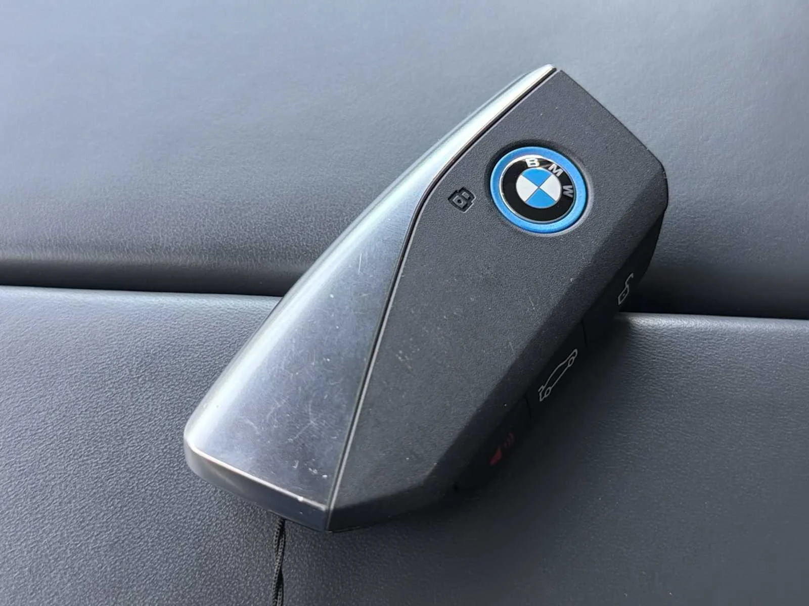 Used 2023 Oxide Grey Metallic BMW xDrive50 image 28