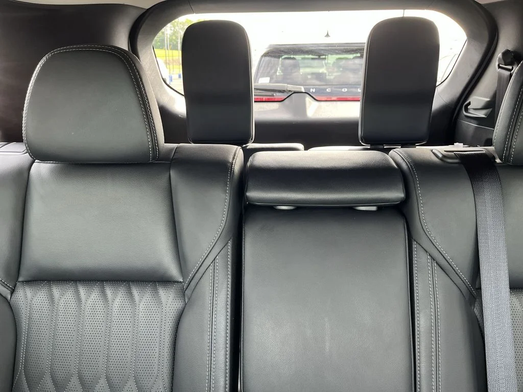 Used 2025 Silver Mitsubishi SEL image 24