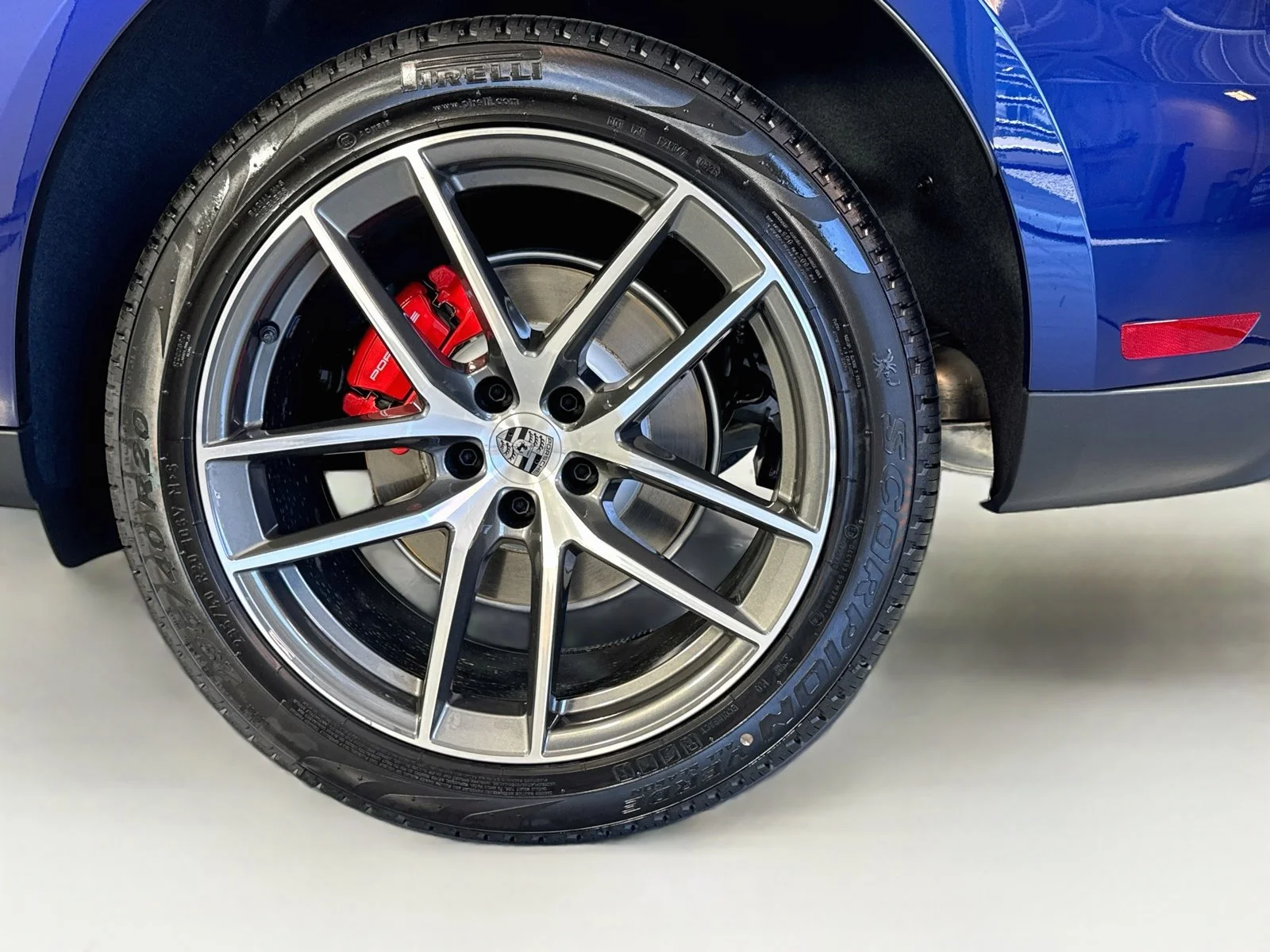 New 2026 Gentian Blue Metallic Porsche S image 25