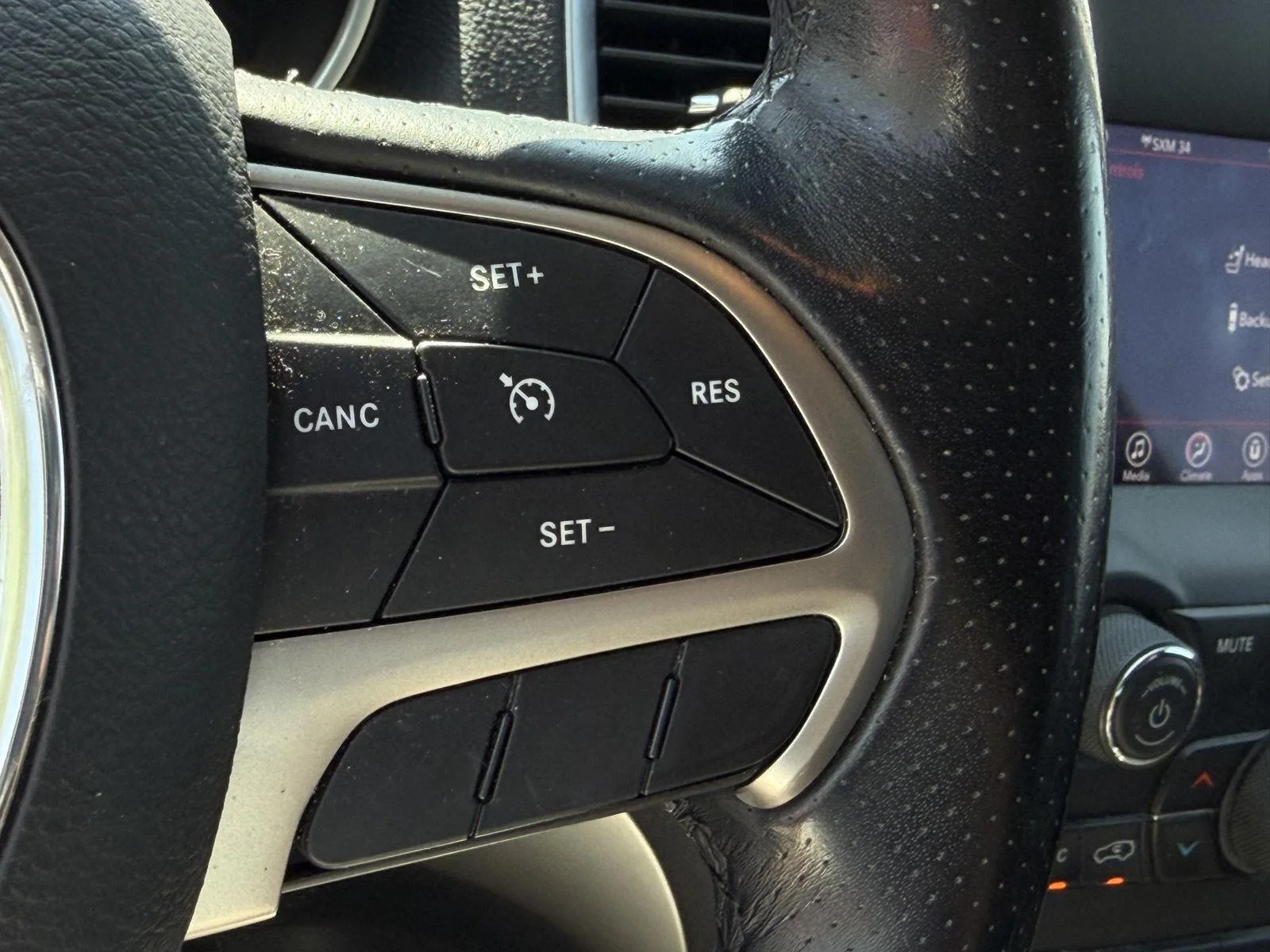 Used 2020 DB Black Clearcoat Dodge SXT Plus image 10