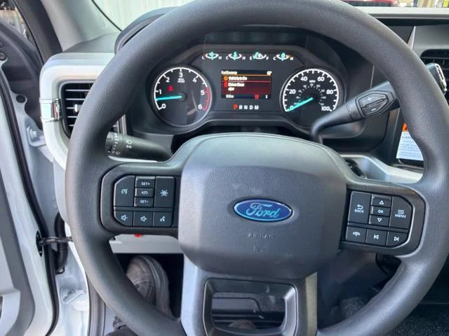 New 2027 Oxford White Ford F-550® XL image 40