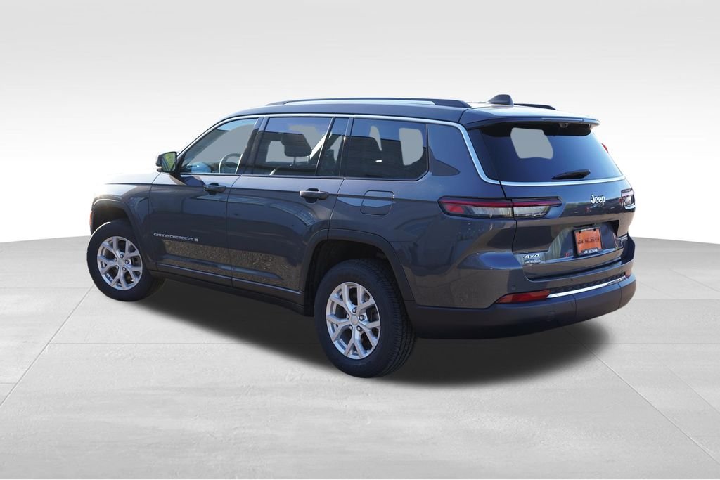 Used 2023 Baltic Gray Metallic Clearcoat Jeep Limited image 7