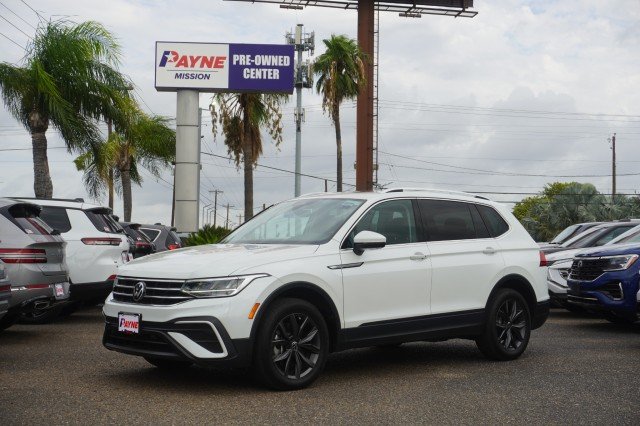 Used 2023 WHITE Volkswagen SE image 1