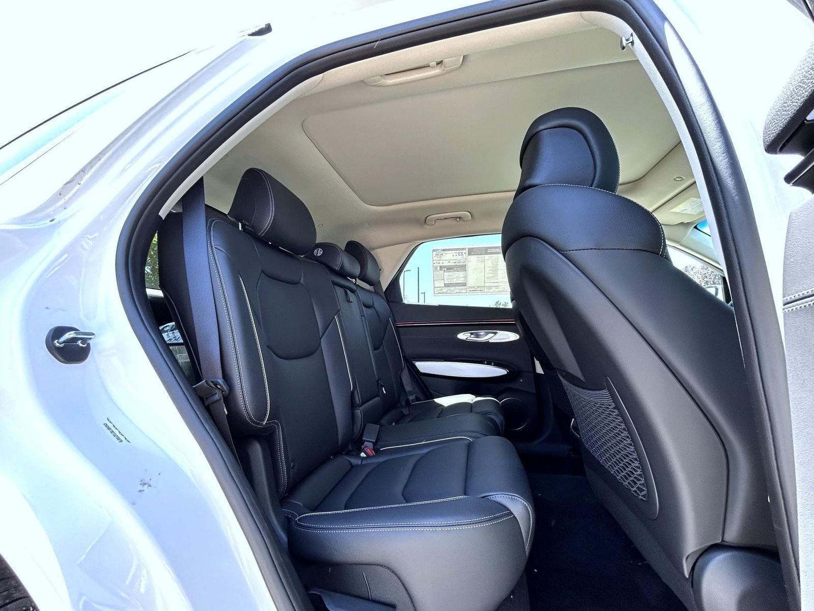 New 2026 White Genesis 2.5T Advanced image 18
