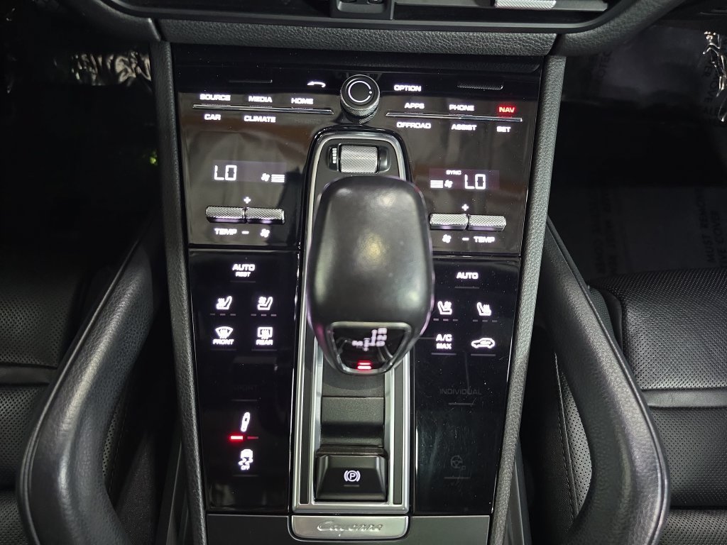 Used 2021  Porsche  image 19