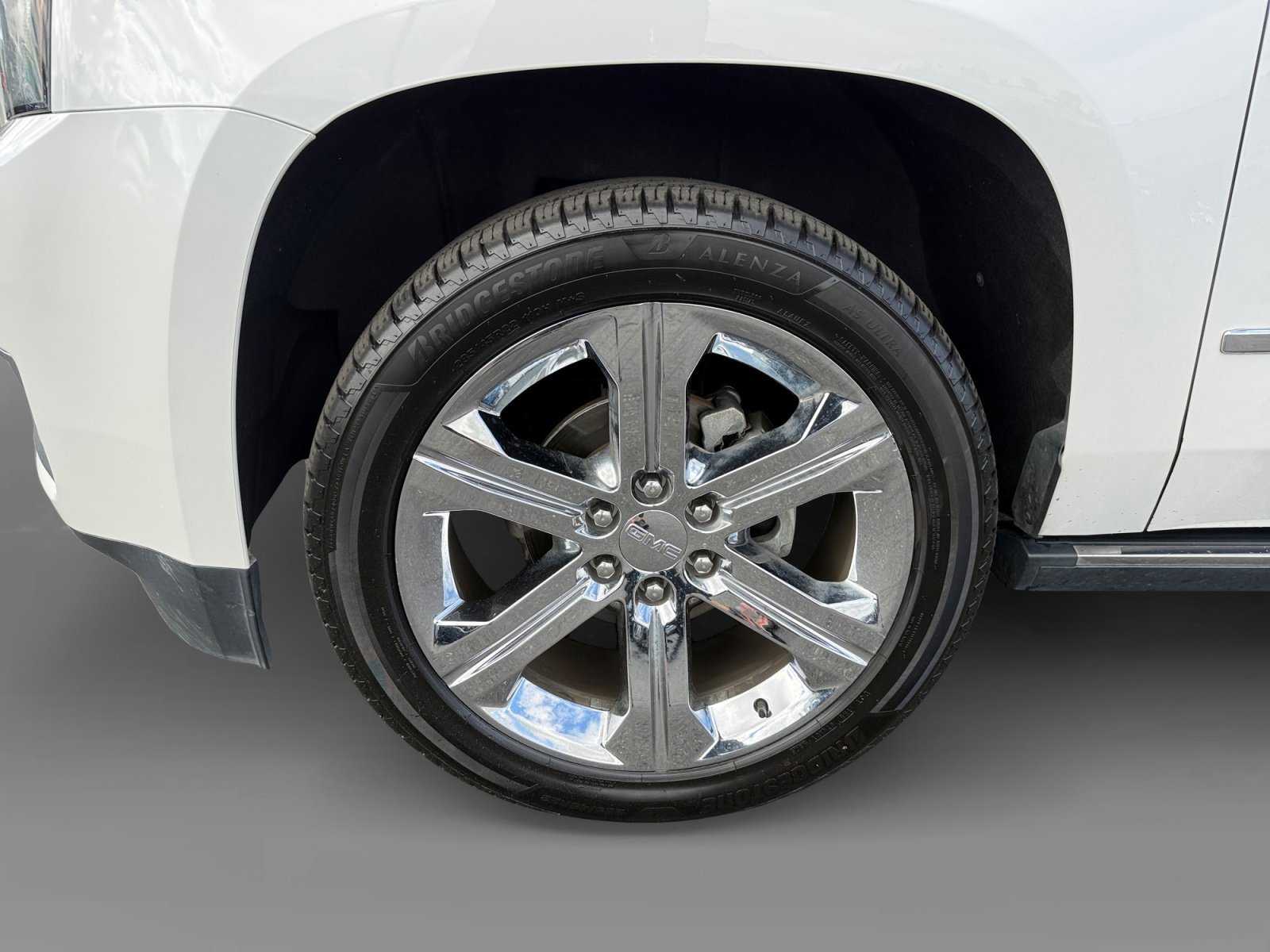 Used 2019 WHITE FROST TRICOAT GMC Denali image 9