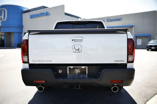 Used 2023 Platinum White Pearl Honda RTL image 8