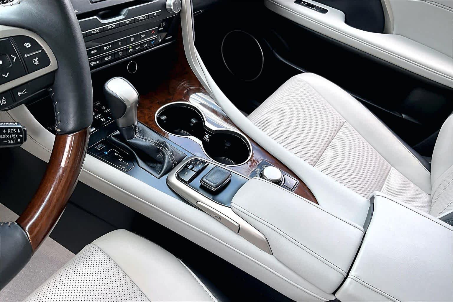 Used 2019 Atomic Silver Lexus  image 14