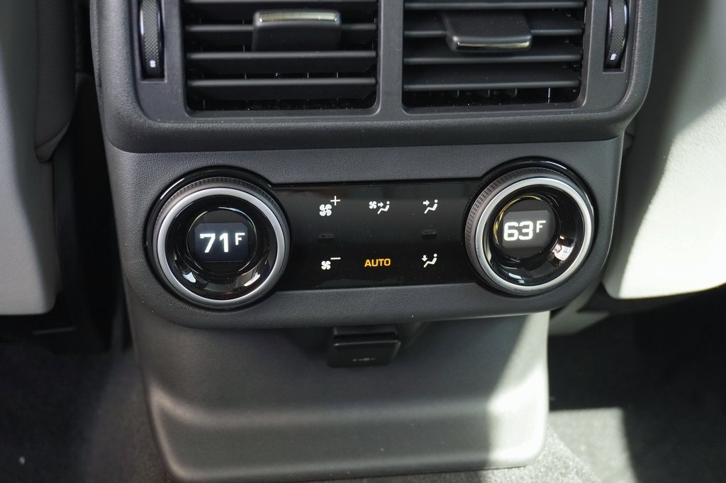 2026 LAND ROVER RANGE ROVER VELAR - Image 28