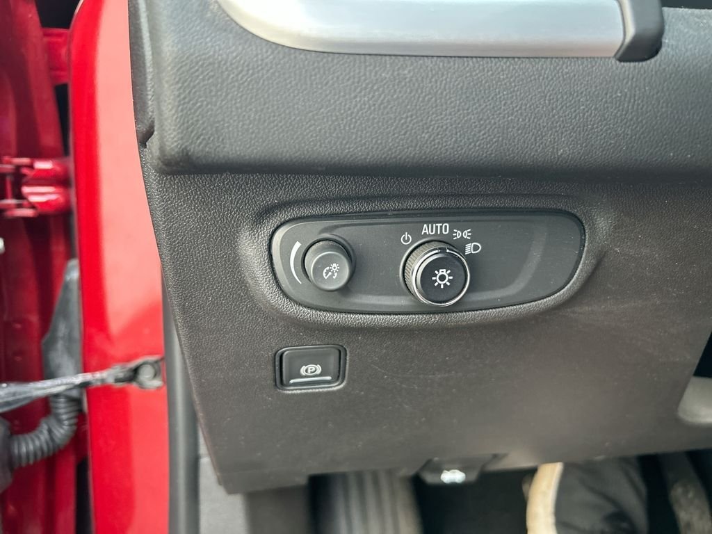 Used 2023 Red GMC SLE image 22