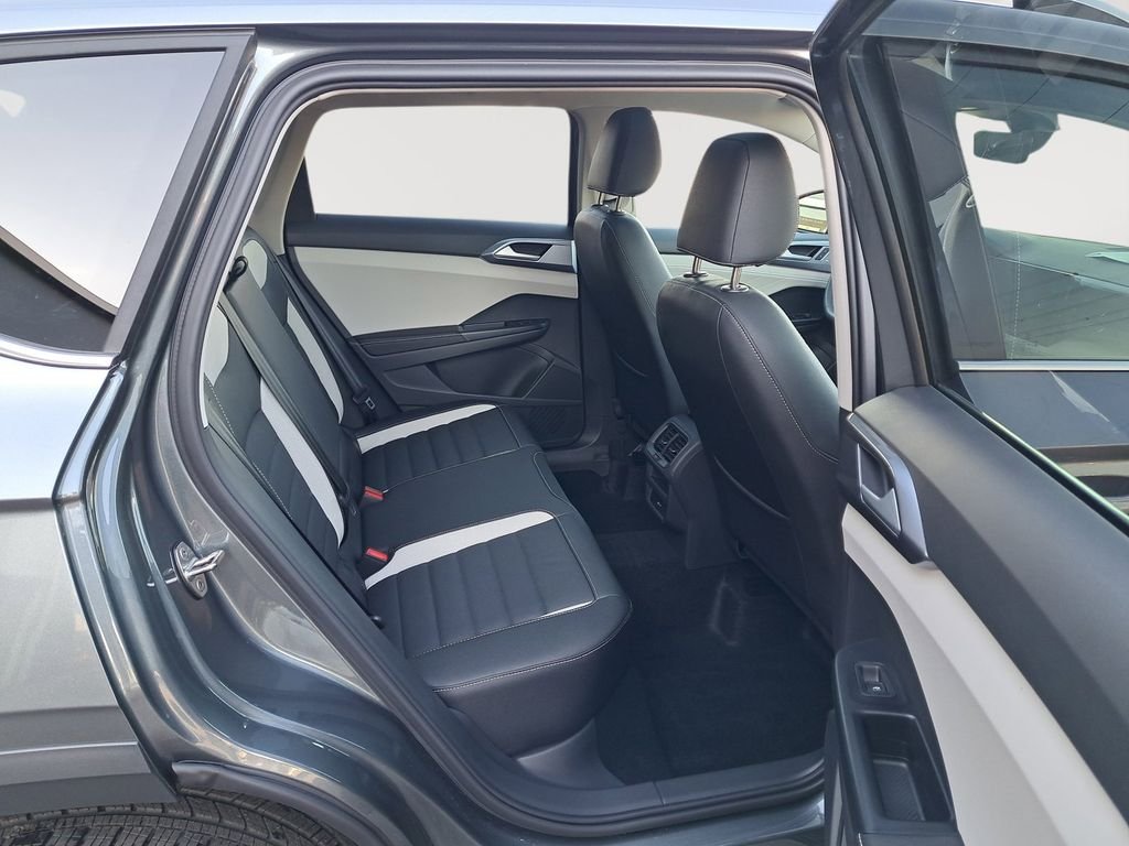 2025 Volkswagen Taos SEL - Photo 16