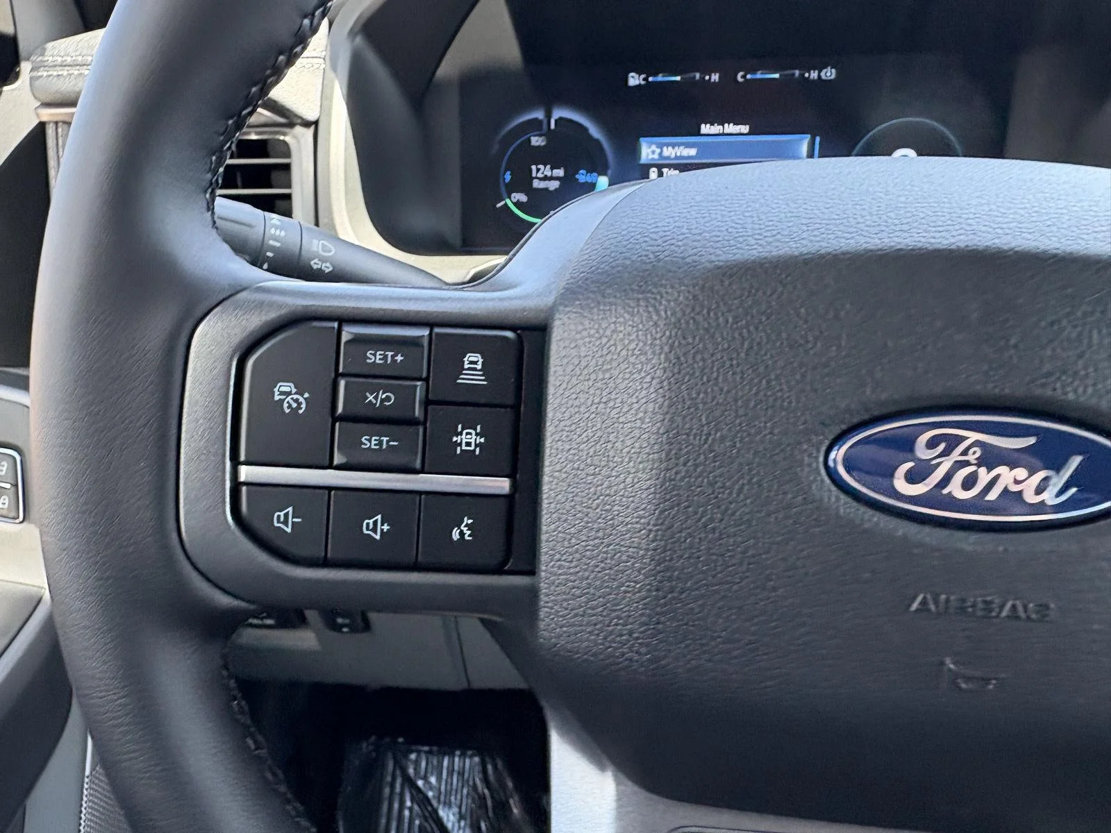 2025 Ford F-150 Lightning Flash - Photo 12